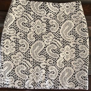 Etcetera Lace Pattern Black and White Skirt Sz 2